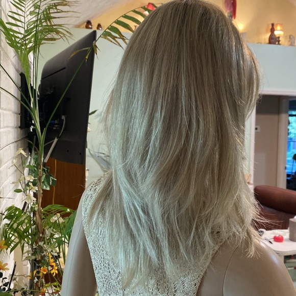 Raquel Welch wig, Vibralite - Picture 4 of 14